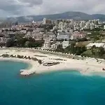 Beachfront Lägenhet Split