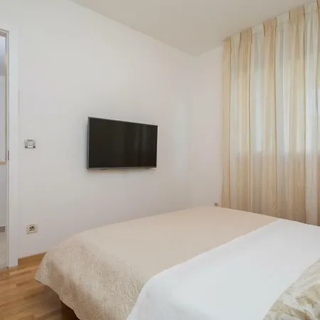 Beachfront Appartamento *
